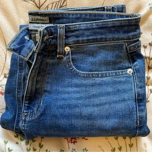 LL Bean Classic Fit jeans • size 6 • EUC • only worn once! High rise jeans